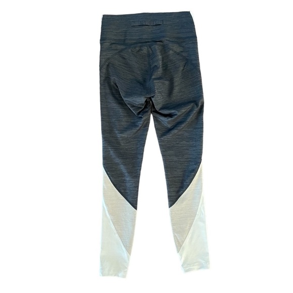 Outdoor Voices TechSweat 7/8 Zoom Leggings, Cloud/Night/Coyote, Size XS - Picture 6 of 7